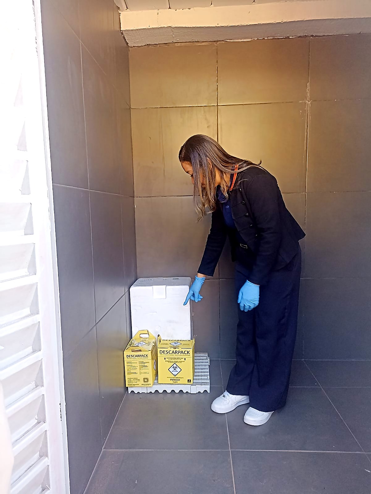 Orientação sobre acondicionamento de resíduos no cliente